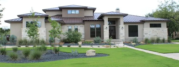 Radiant Roofing Logo