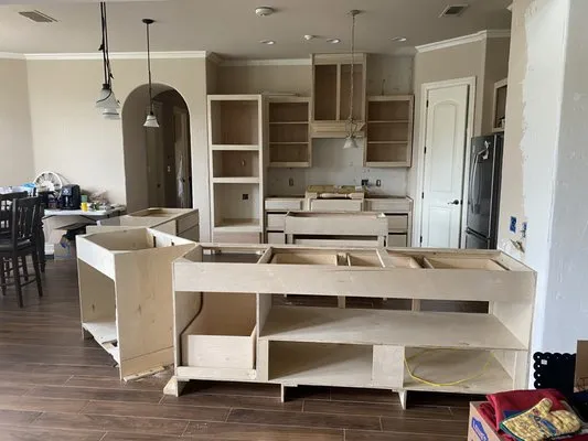 Rafter T Roofing & Construction Logo