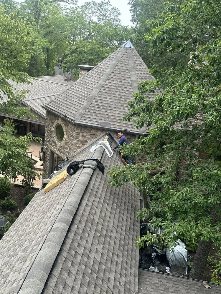 Licensed metal roofing installation experts serving Fort Campbell, KY - Ragon Stewart Roofing