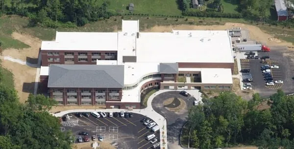 Rainbow Roofing Enterprises Logo