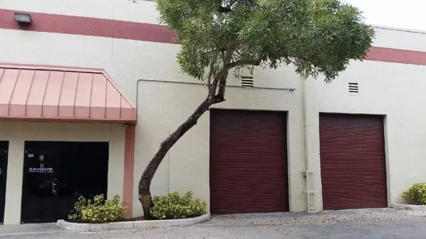 Rainbow Roofing Solutions Logo