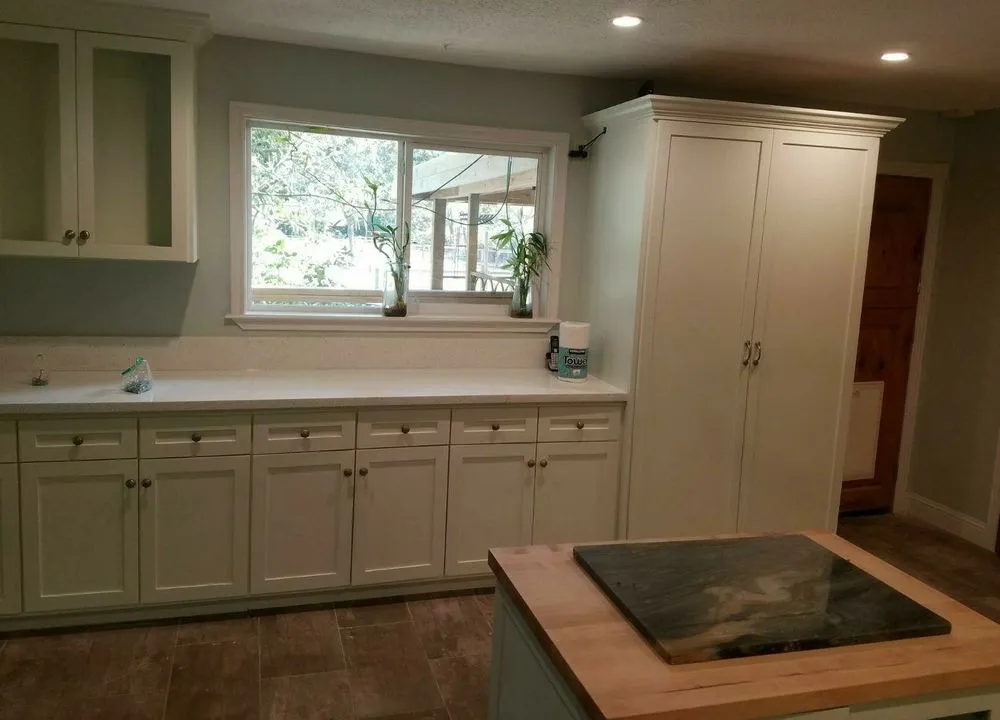 Slide of Ramiro's Carpentry