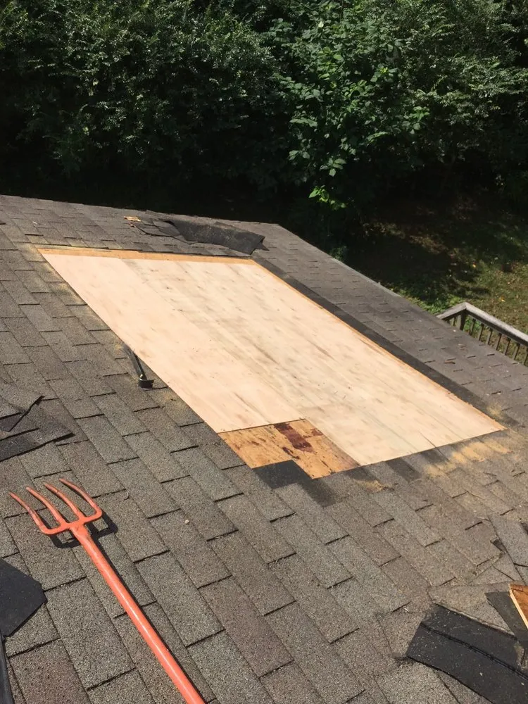 Slide of Ramiro's Roofing