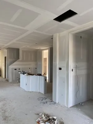 Ramiro's Roofing Logo