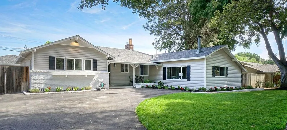 Slide of Ramos Roofing