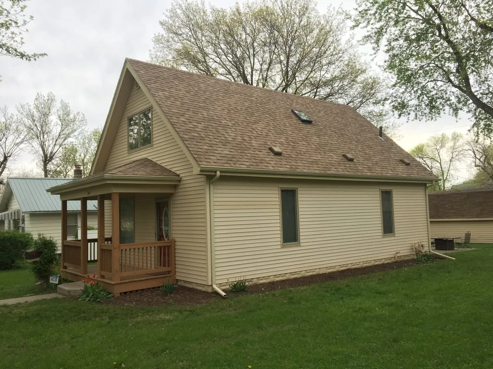 Slide of Ramos Roofing