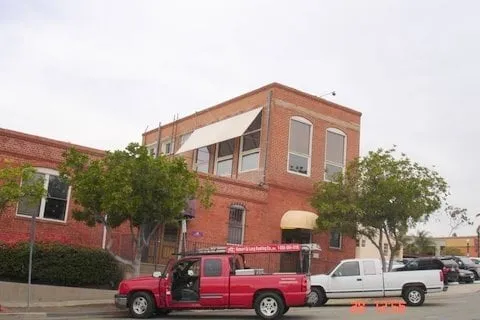 Slide of Raneri & Long Roofing and Solar