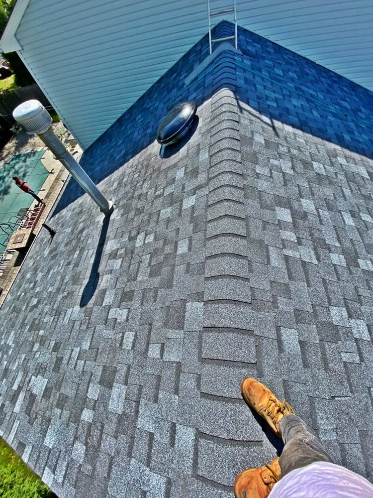 Emergency roof leak repair experts serving Municipio de Lakewood, NJ - Raven General Contractor