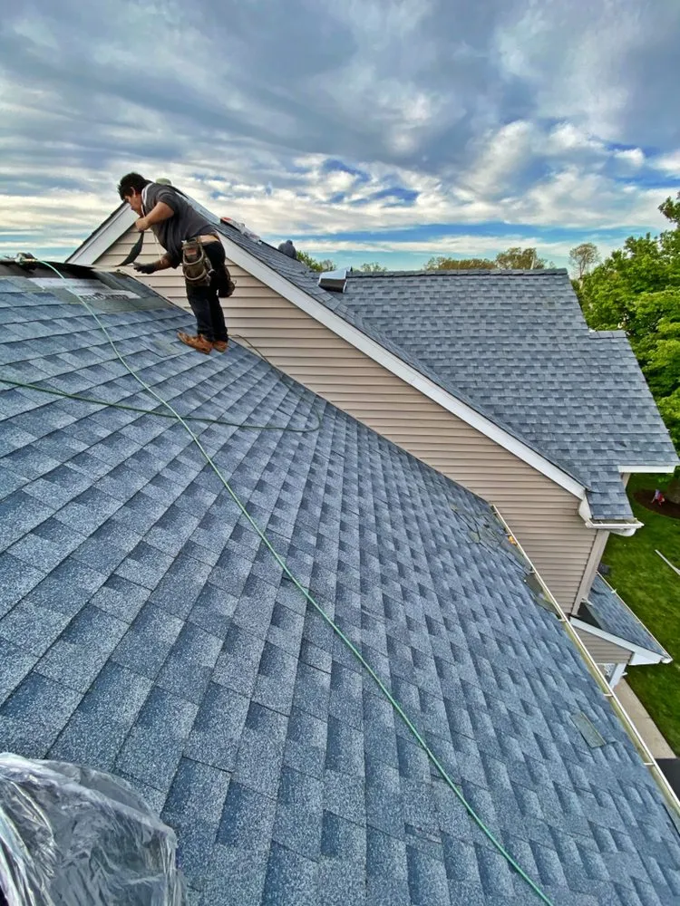 Professional roof replacement in Municipio de Lakewood, NJ by Raven General Contractor