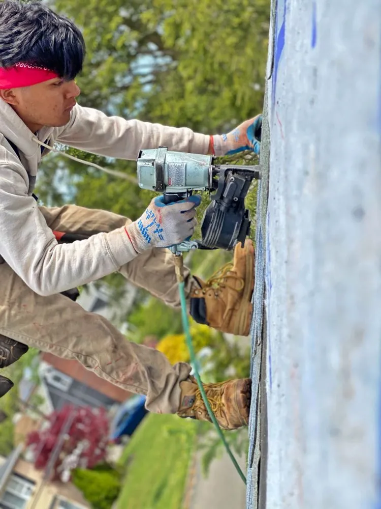 Local shingle roofing service experts serving Municipio de Lakewood, NJ - Raven General Contractor