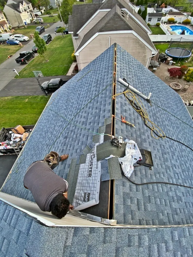 Expert roof replacement in Municipio de Lakewood, NJ by Raven General Contractor