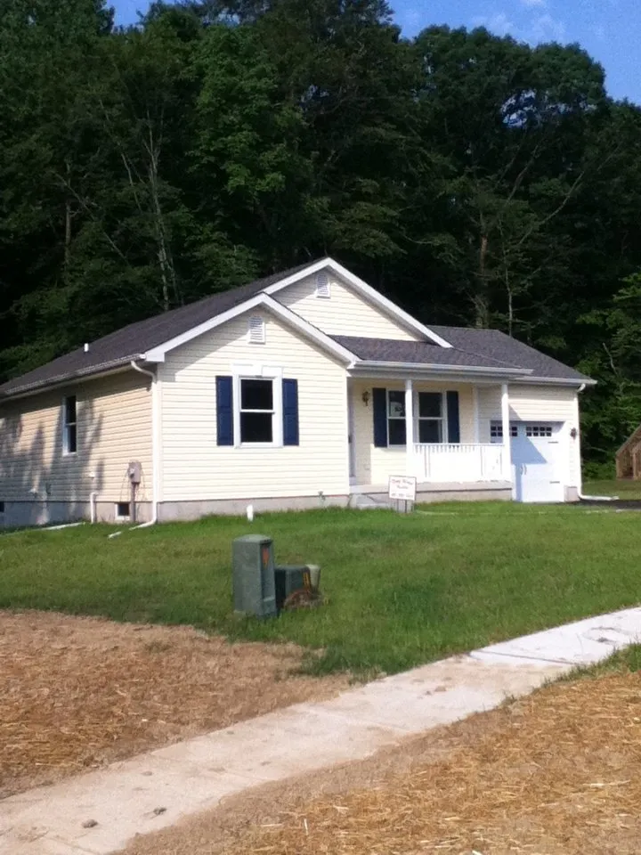 Slide of Ray Weed Builder