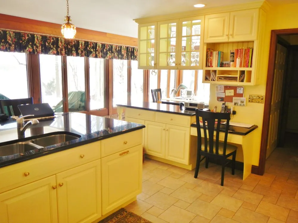 Slide of Ray Weed Builder