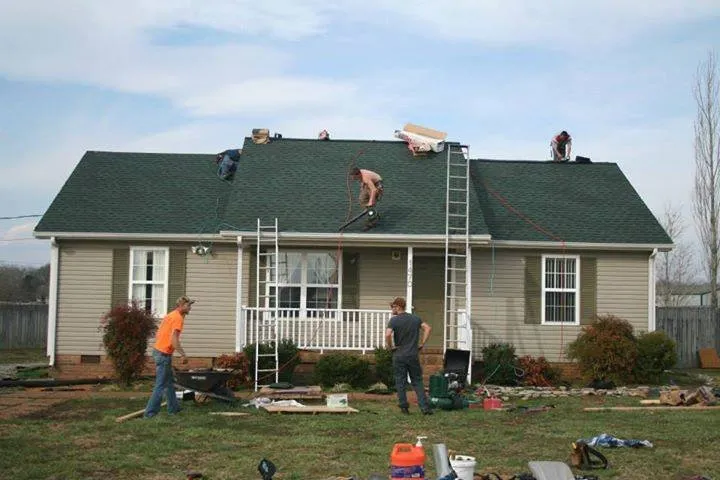 Slide of Ray's Roofing