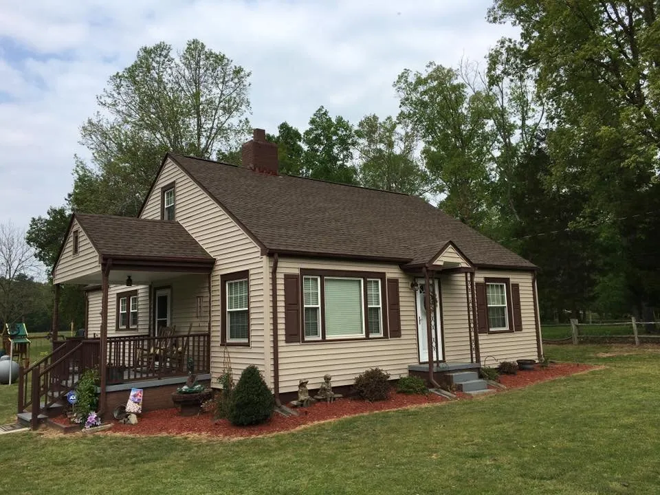 Slide of Ray's Roofing