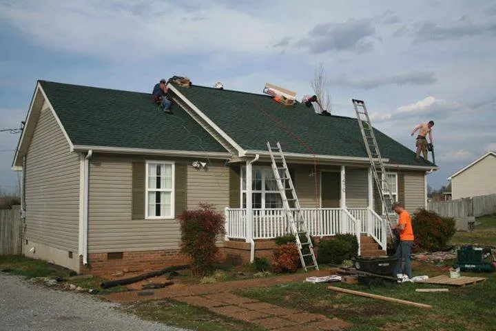 Slide of Ray's Roofing