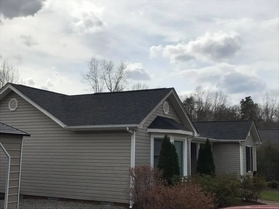 Slide of Ray's Roofing