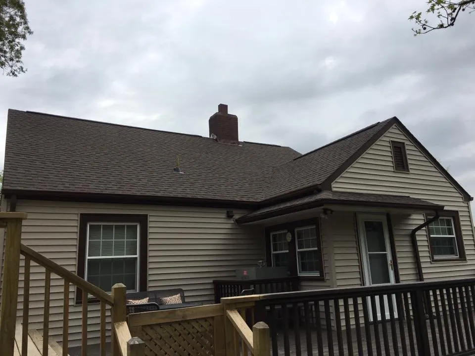 Slide of Ray's Roofing