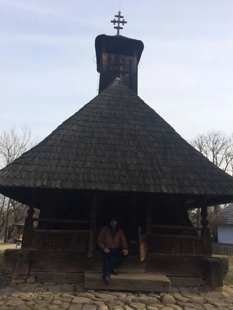 Slide of Ray's Roofing