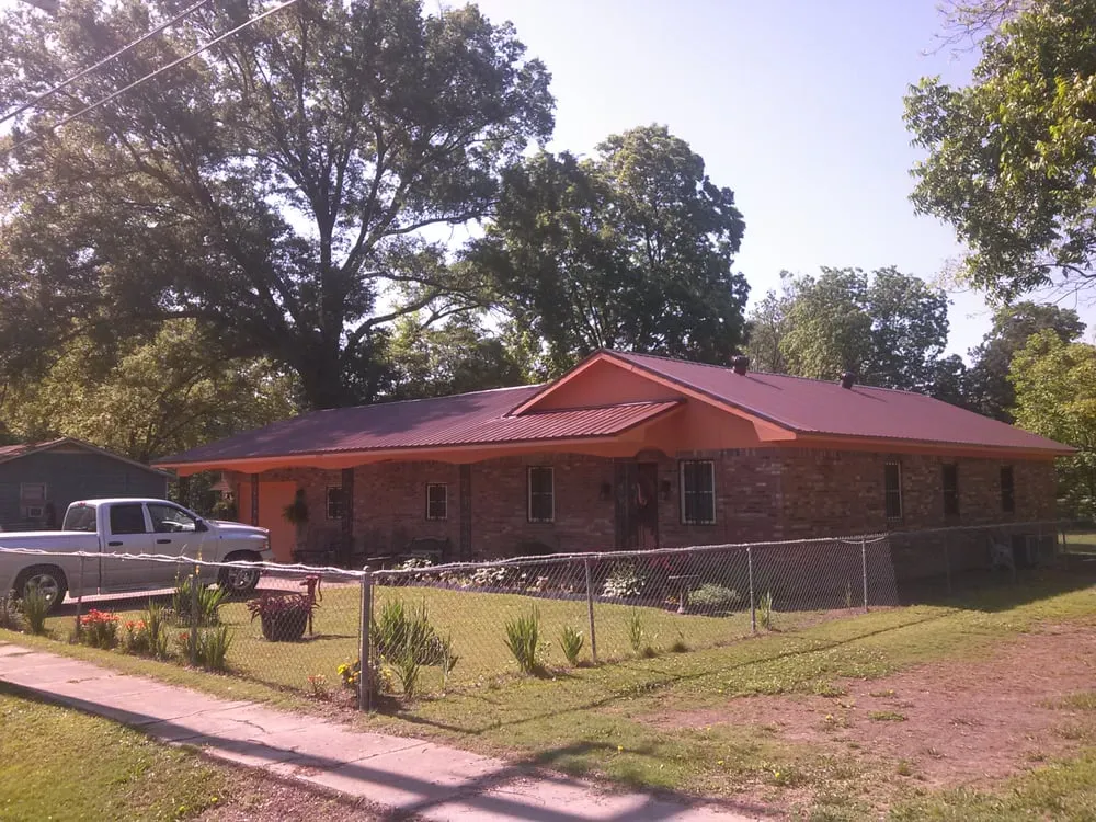 Slide of Rays Roofing