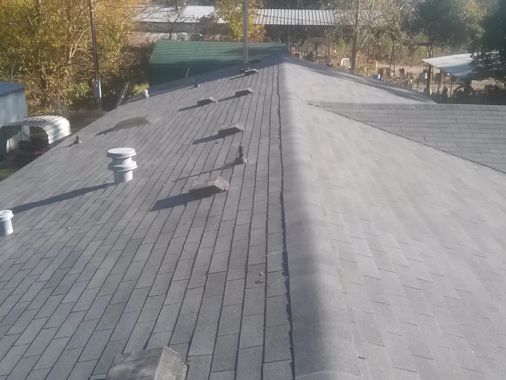 Slide of Rays Roofing