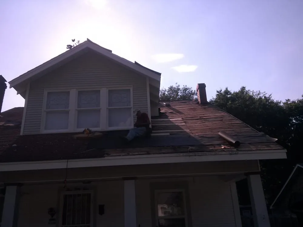 Slide of Ray's Roofing