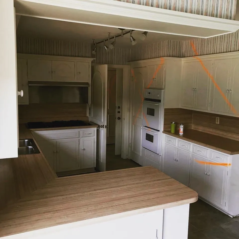 Slide of R&D Roofing and Construction