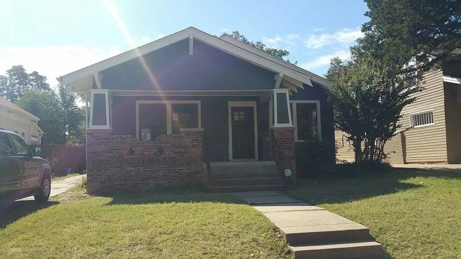 Slide of R&D Roofing and Construction