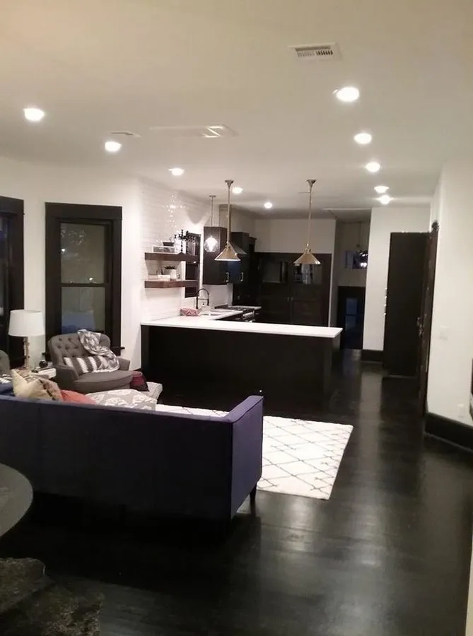 Slide of R&D Roofing and Construction