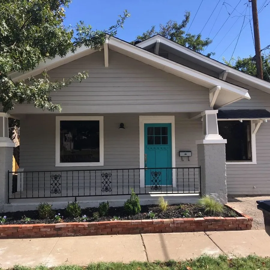 Slide of R&D Roofing and Construction