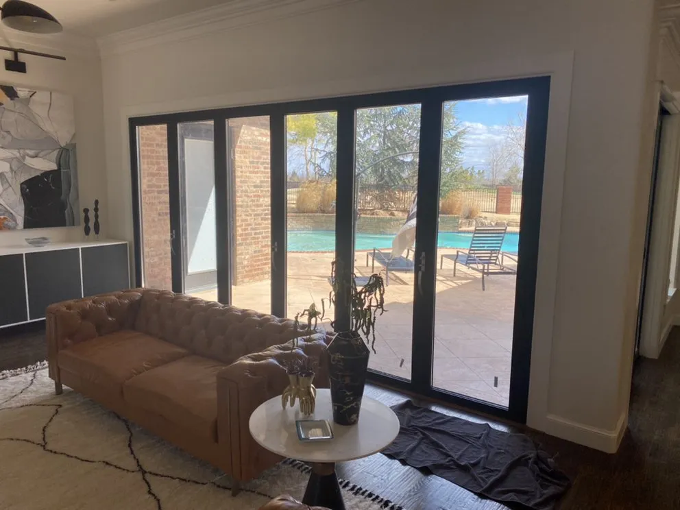 Slide of R&D Roofing and Construction