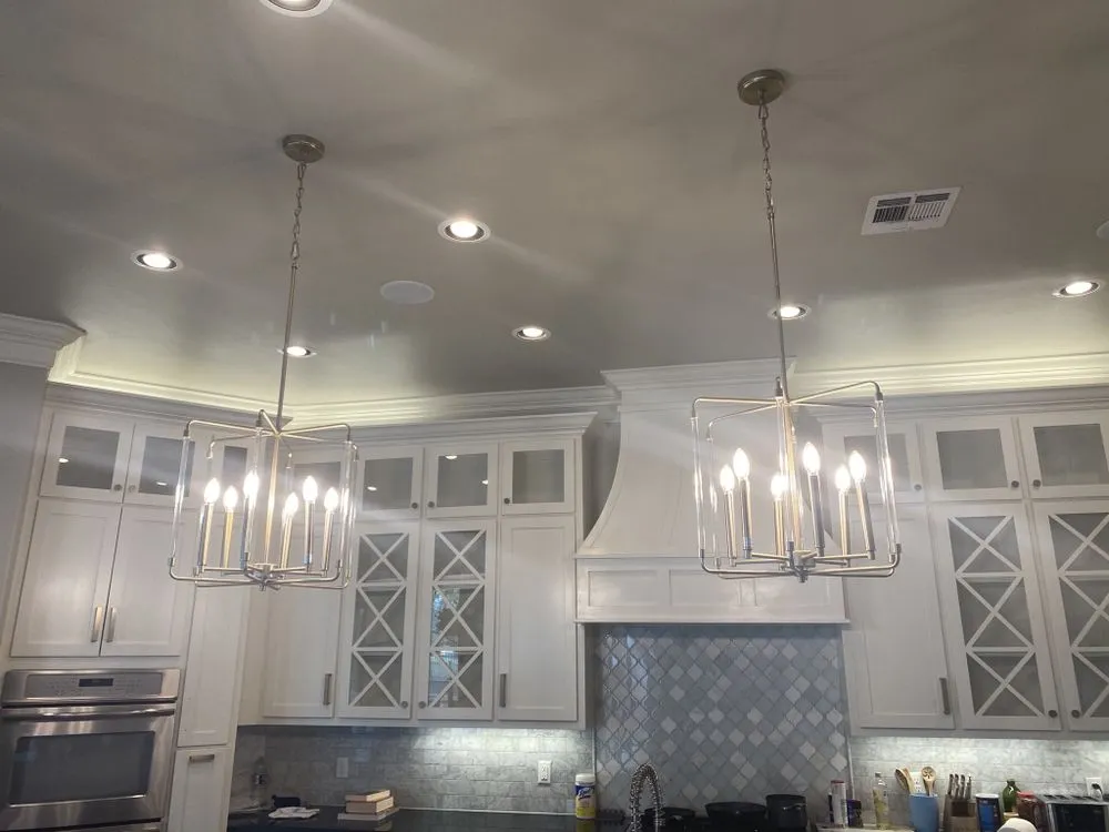 Slide of R&D Roofing and Construction