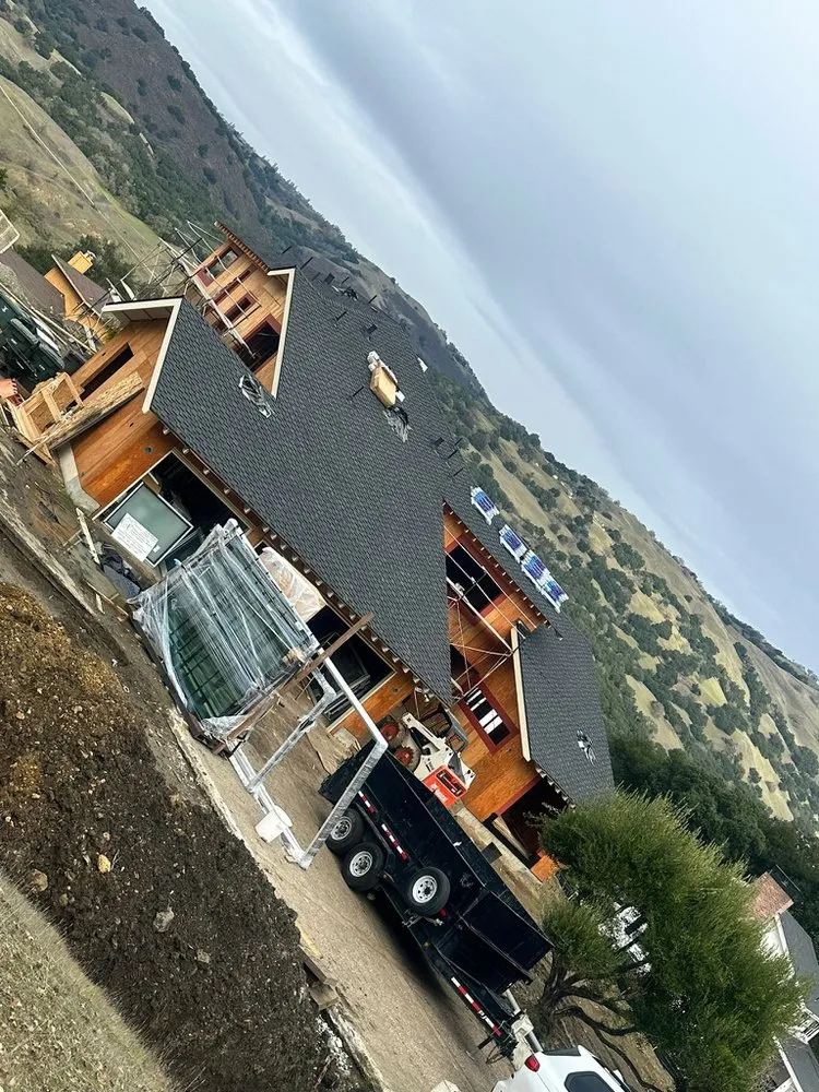 Slide of RDA Roofing