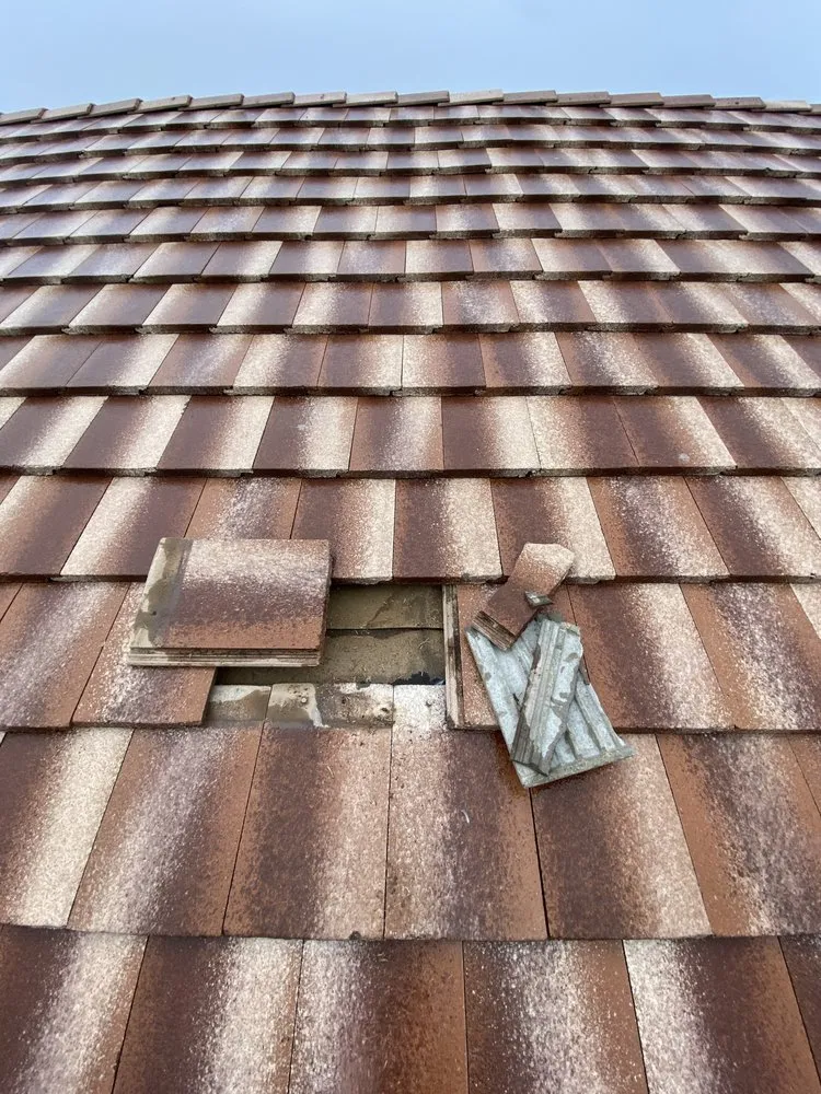 Slide of RDR Roofing