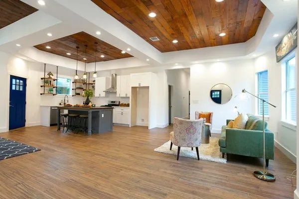 RE Construction Logo