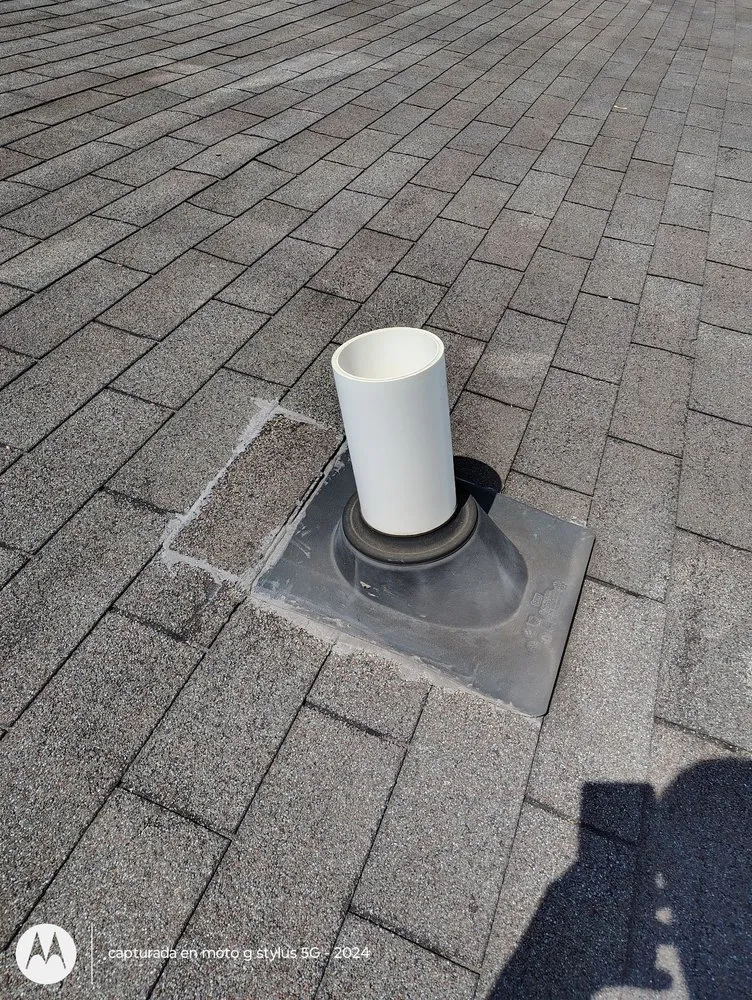 Slide of Recinos Roofing & Remodeling