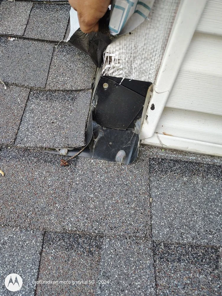 Slide of Recinos Roofing & Remodeling