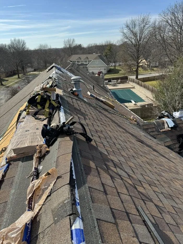 Local residential roofing service in Lee's Summit, MO - Recon Restorations