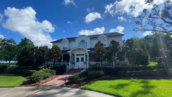 Red Hammer Roofing Logo