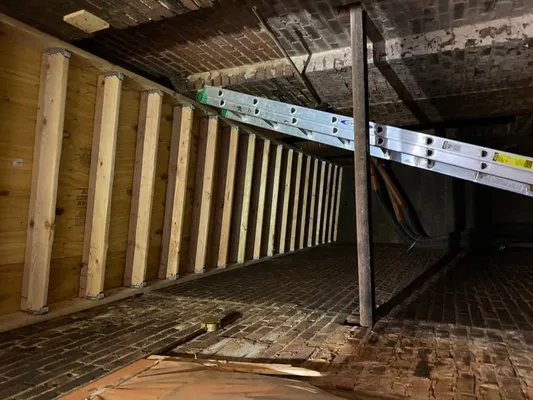 Red Maison Construction Logo