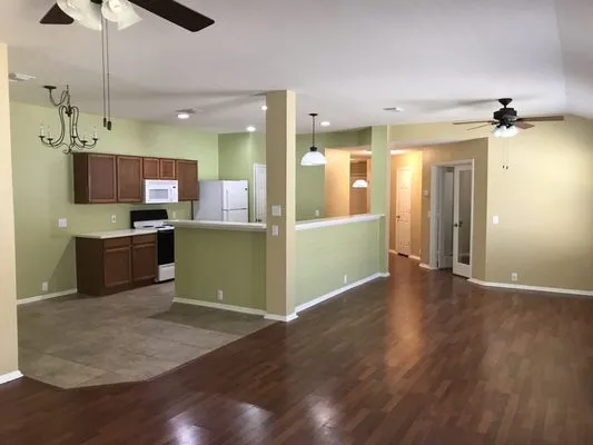 Red Roof Remodeling Logo