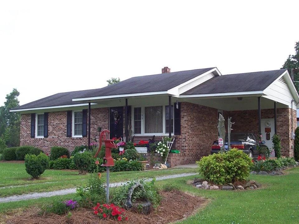 Slide of Red Top Roofing and Exteriors