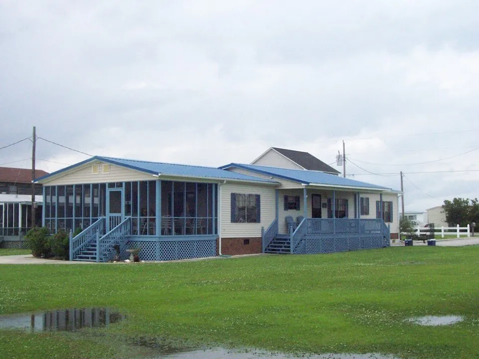 Slide of Red Top Roofing and Exteriors