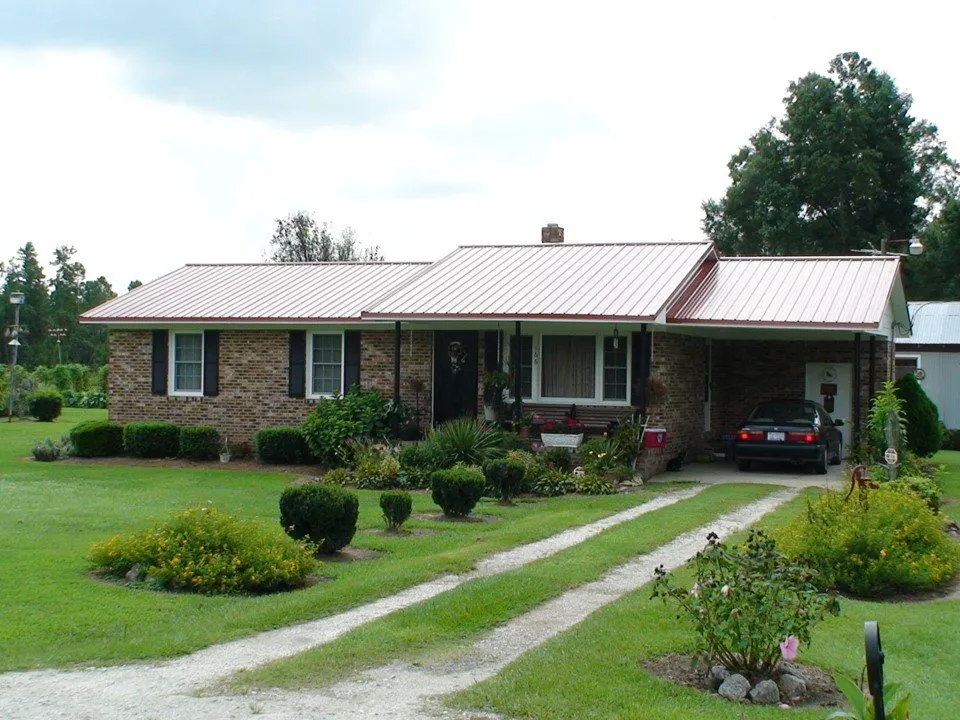 Slide of Red Top Roofing and Exteriors