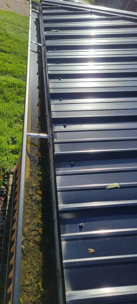 Slide of Red Wolf Roofing