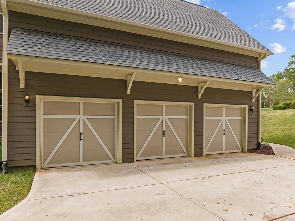 Slide of Red Wolf Roofing