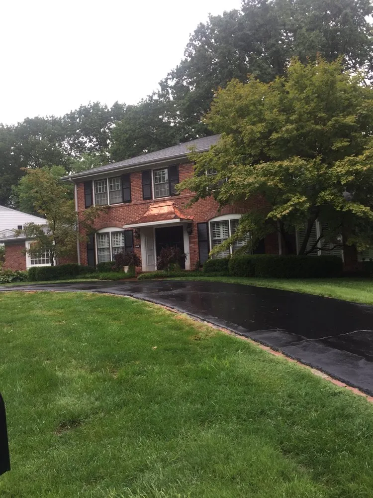 Trusted shingle roofing service near you across St. Louis, MO - Redbird Roofing & Exteriors