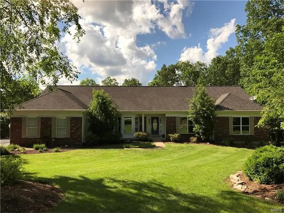 Reliable residential roofing service near you across St. Louis, MO - Redbird Roofing & Exteriors