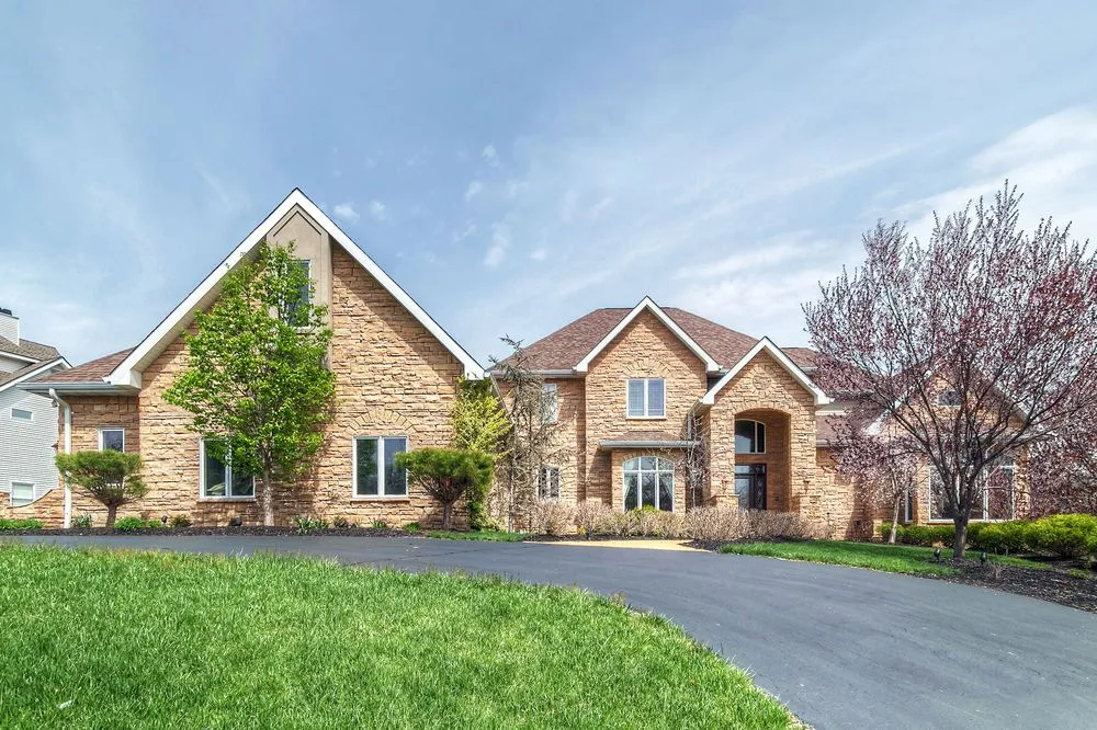 Local roof installation for fast service across St. Louis, MO - Redbird Roofing & Exteriors