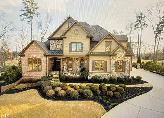 Redeemer Roofing Logo